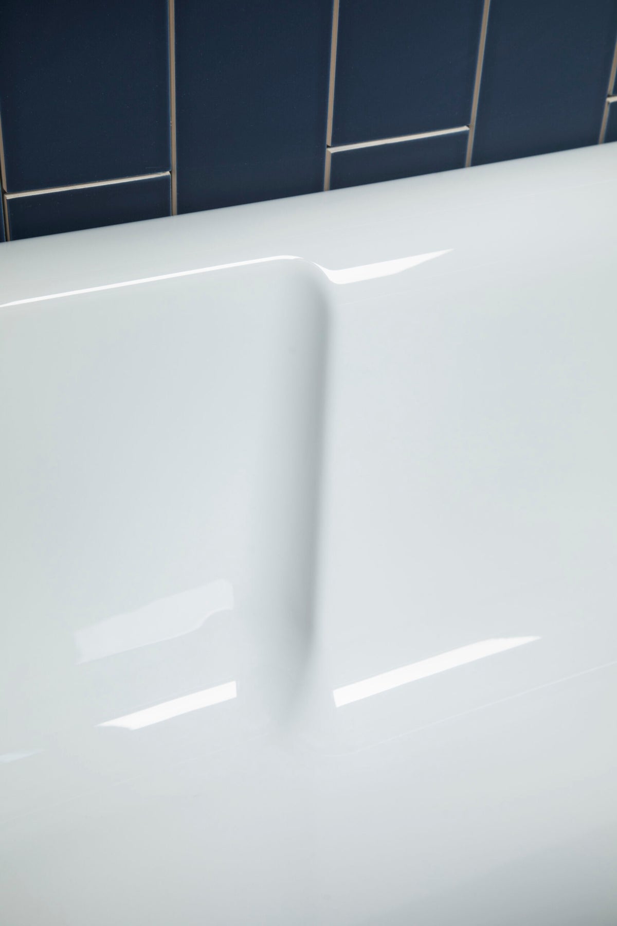 Axis 1650×700