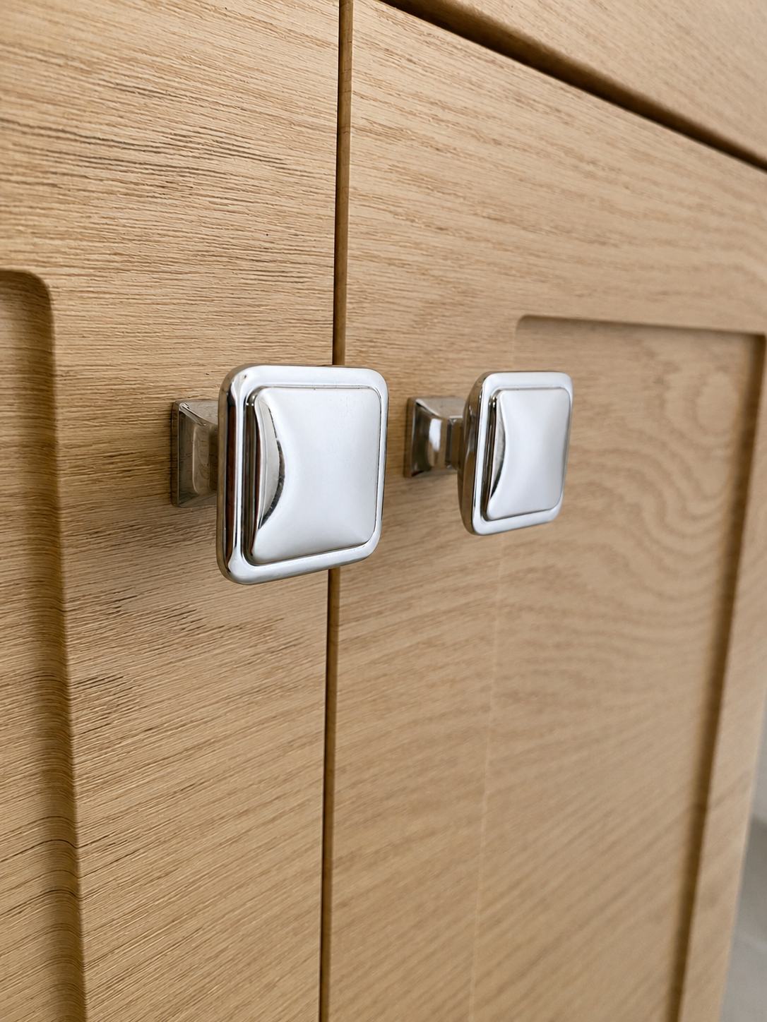Sanctuary 500mm 2 Door Floor Standing Unit Torro Oak